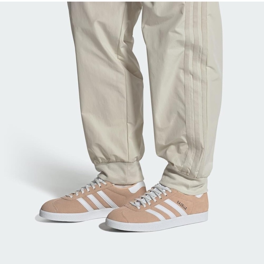 Gazelle Indoor Sneaker (Women)
adidas-HALBLU/FTW color